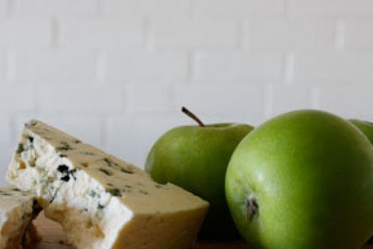 Сыр, яблоки и йогурт снижают риск развития диабета