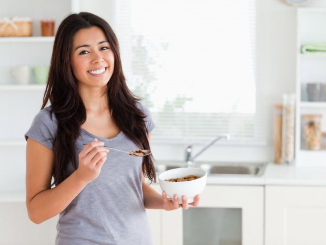 Названы пищевые привычки, убивающие здоровье