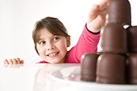 Звезды соцсетей толкают детей к вредным продуктам, показал эксперимент