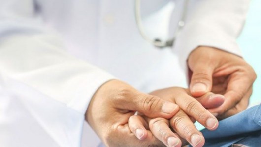 Борозды и пятнышки. Как поставить диагноз по ногтям?