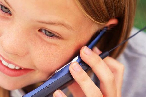 Мобильные телефоны могут вызывать аллергию у детей
