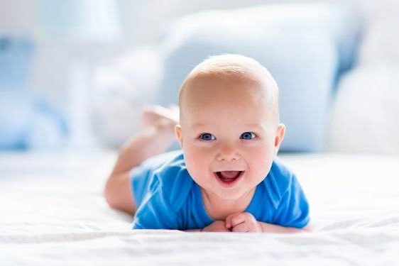 Ученые: недоношенные дети во сне слышат голос мамы