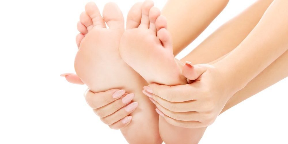 Мед против потливости ног: самые эффективные средства