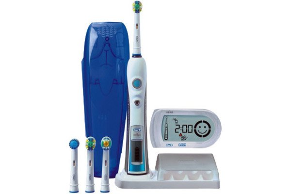 Какую зубную щетку выбрать: классическую или электрическую