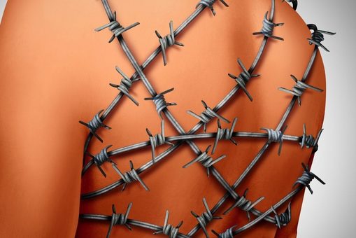 С хронической болью можно справиться, заверяет международная группа ученых