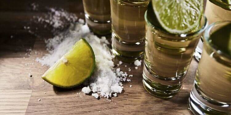 Этот алкогольный напиток поможет избавиться от лишних килограммов