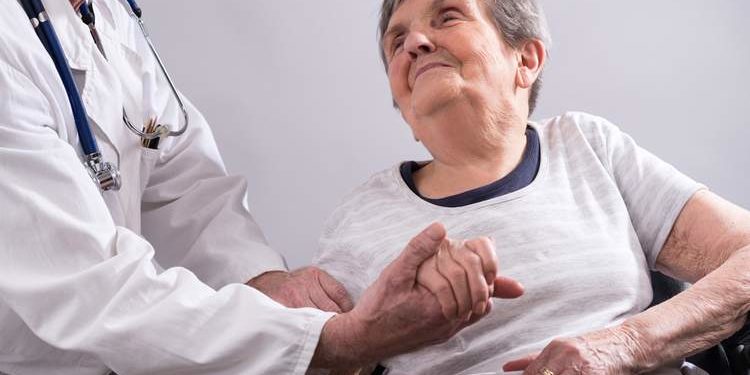 Медики рассказали, какой продукт вызывает болезнь Альцгеймера