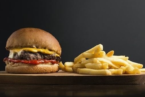 Диета с высоким содержанием жиров может кардинально изменить микрофлору кишечника