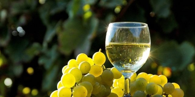 Вино, которое полезно пить в жару