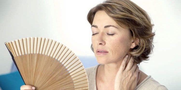 Названы главные причины потливости по ночам