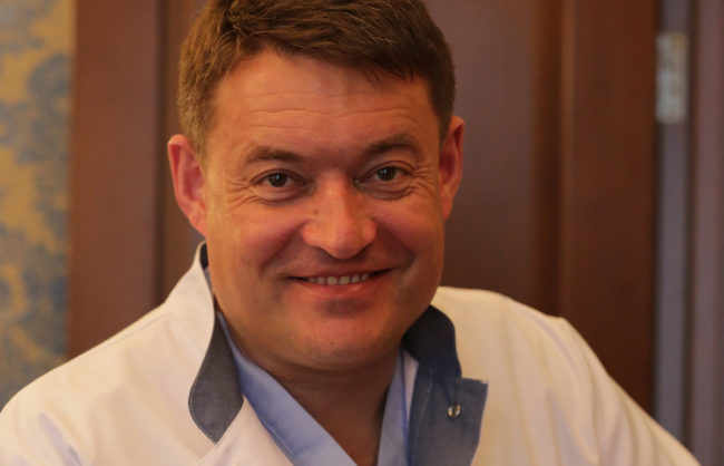 Эксперт: переобучение врачей и телемедицина позволят отказаться от лечения за рубежом — Общество