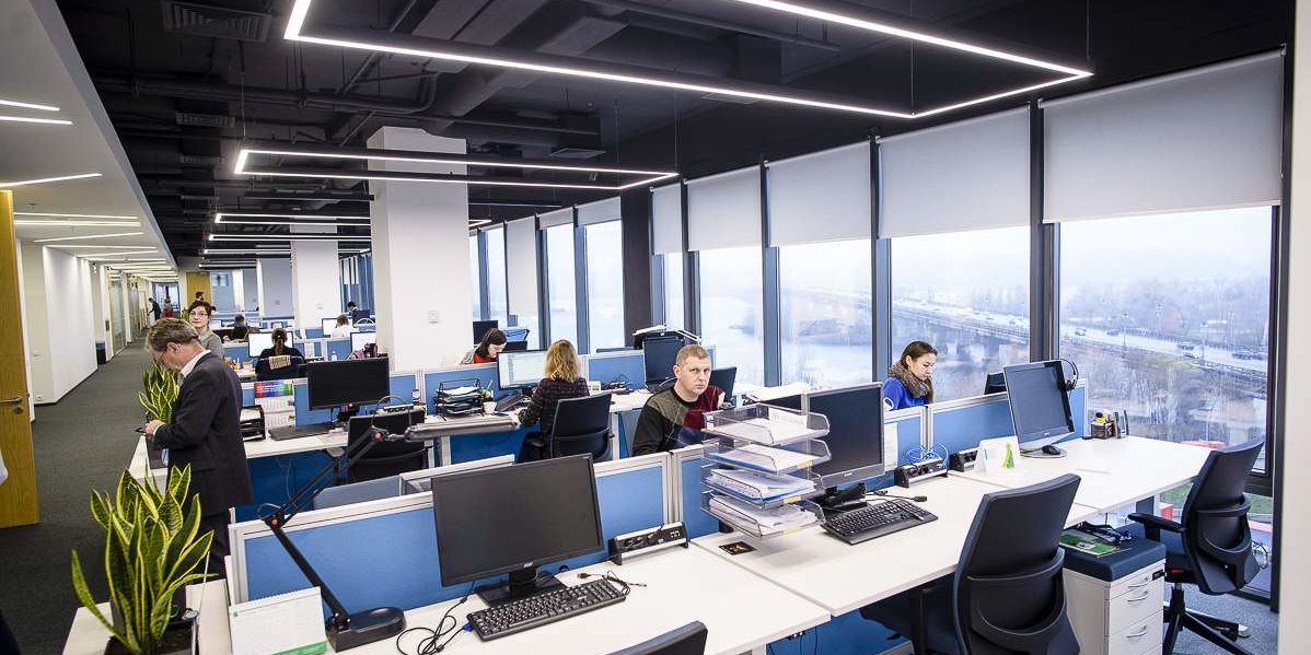 Названы самые вредные привычки в офисе