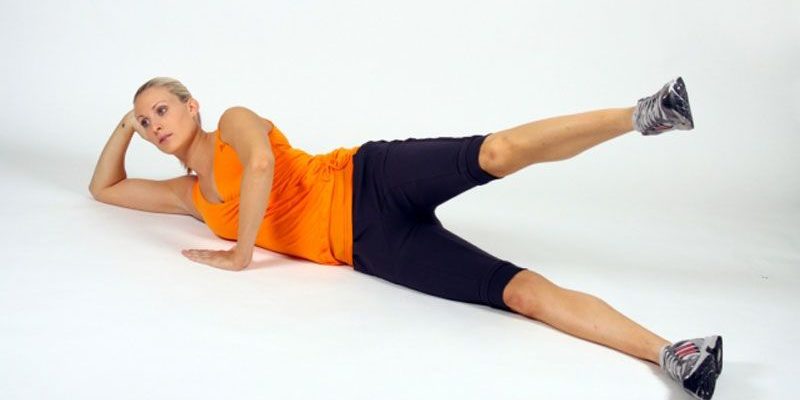 Убираем бока: махи лежа — Медицина 2.0