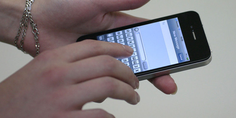 Экраны мобильных устройств могут реально лишить зрения