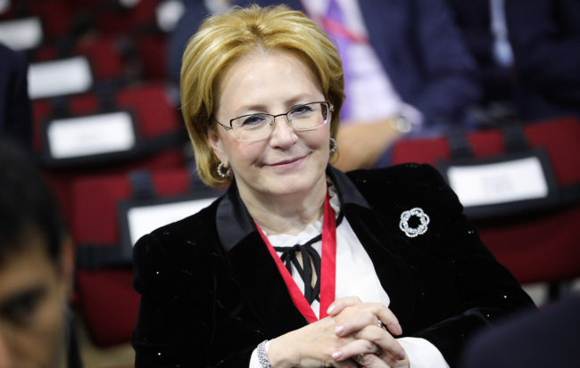 Скворцова считает правильной мерой увеличение возраста при продаже алкоголя — Общество