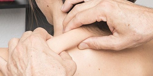 Посещение мануального терапевта может привести к нарушению зрения — МедНовости