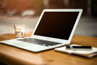 Правильный рабочий стол — ключ к сохранению здоровья, утверждают эксперты