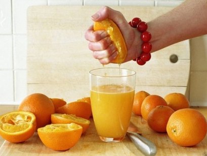 Свежевыжатые соки увеличивают риск инсульта и рака