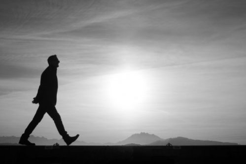 Ученые: «На основании скорости ходьбы действительно можно предсказывать смертность» — МедНовости