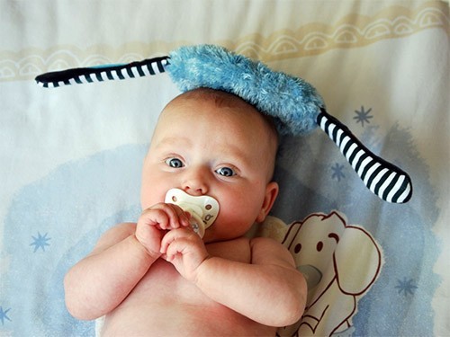 Облизывание соски ребенка может оказаться полезным для детского здоровья — МедНовости