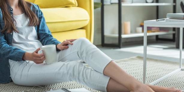 Медики рассказали, почему опасно ходить дома без обуви