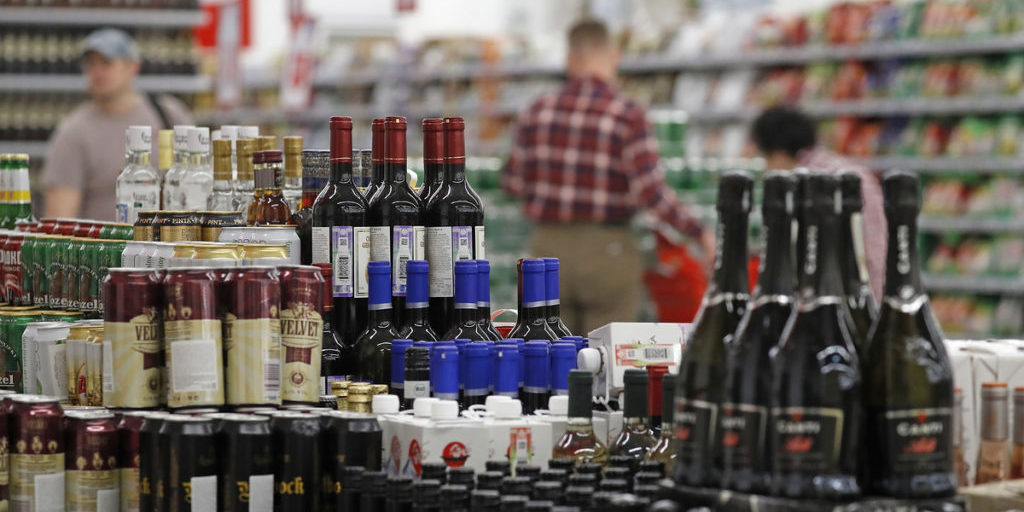 Наркологи не советуют смешивать энергетики с алкоголем — Общество