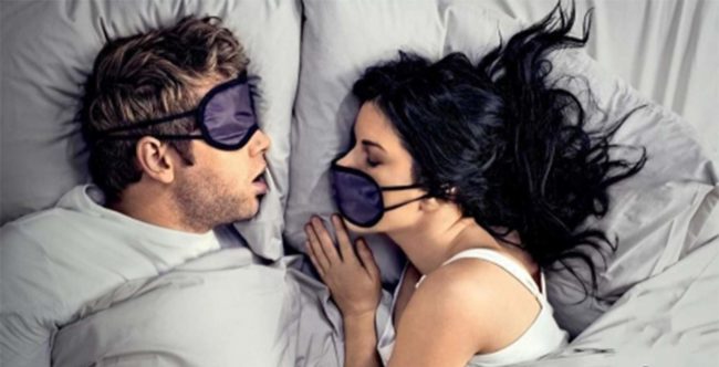 Медики объяснили, что означают разговоры во сне