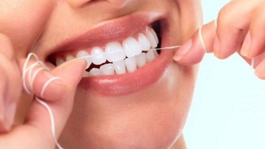 Зубная нить может быть опасной для здоровья
