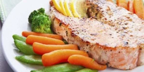 Врачи подсказали, какие продукты помогут избавиться от акне