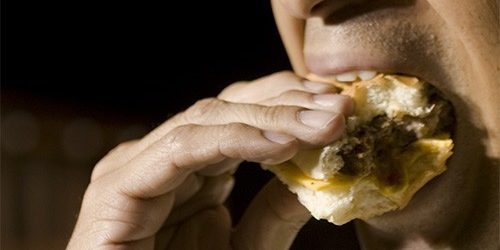 Выдерживать двухчасовой интервал между ужином и сном необязательно — МедНовости