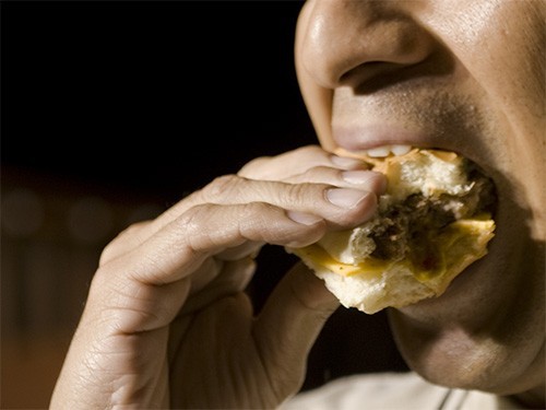 Выдерживать двухчасовой интервал между ужином и сном необязательно — МедНовости