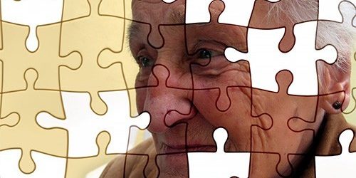 Бактерия, поражающая десны, способна вызывать болезнь Альцгеймера — МедНовости