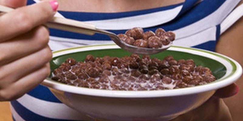 Названы продукты, в которых скрыто много соли