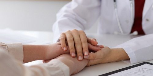 Один из пяти пациентов стесняется сообщать врачу о симптомах рака — МедНовости