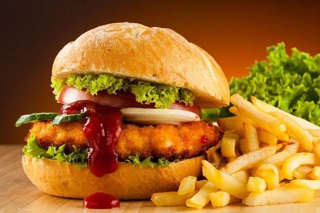 Диетологи назвали продукты, способные спровоцировать инсульт