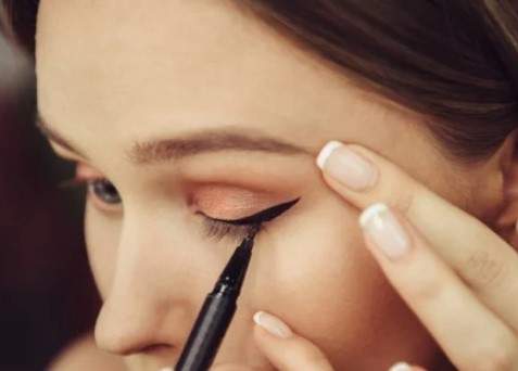 Безобидная косметическая процедура может привести к потере зрения