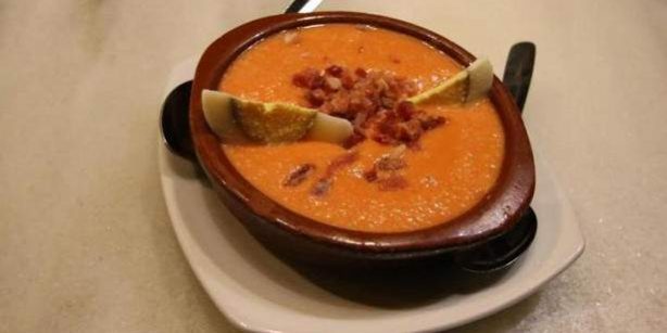 Медики назвали нормализирующий давление суп