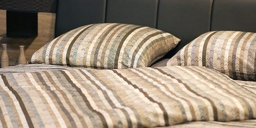 Сон при включенном телевизоре связали с набором веса и риском ожирения — МедНовости