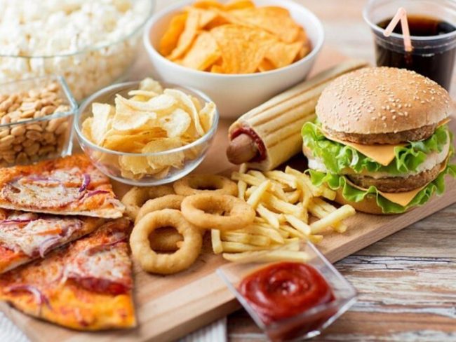 Чипсы и пиццу назвали опасной для мужчин