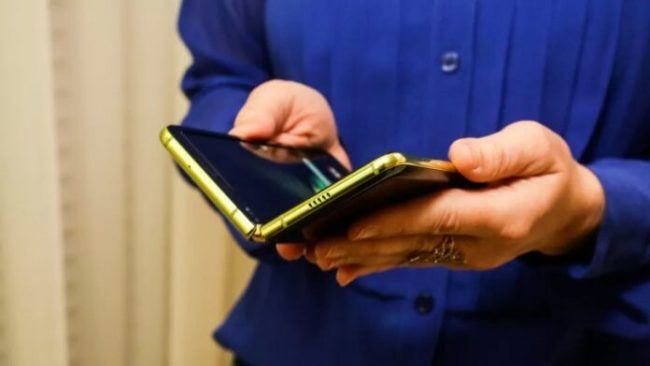 Чем опасны бактерии, живущие на смартфонах