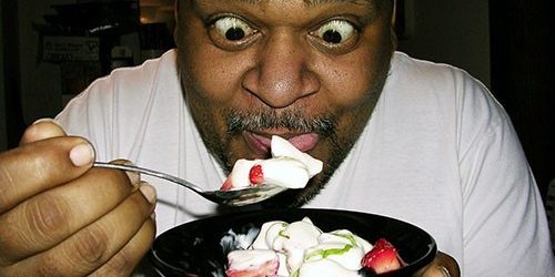 Люди с ожирением получают больше удовлетворения от еды — МедНовости