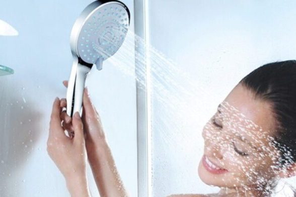 Врачи объяснили, как правильно принимать душ