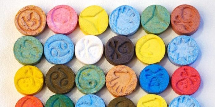 Эффективным лекарством от алкоголизма оказались наркотики