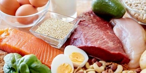 Еда перед сном не вредна для женщин, если только она белковая — МедНовости