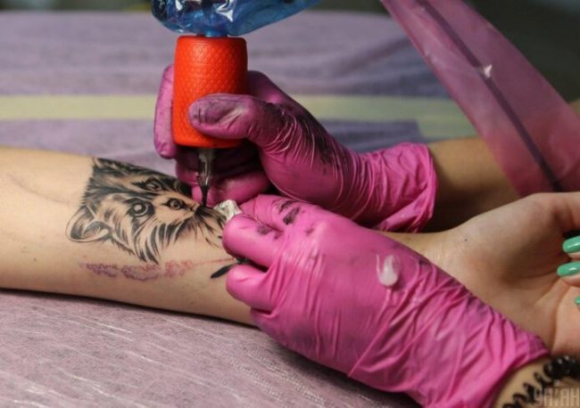 Названы неожиданные последствия татуировок — Медицина 2.0