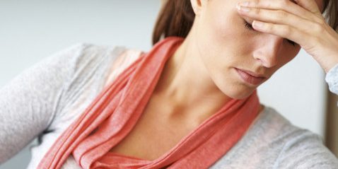 Десять возможных причин колющей боли в голове