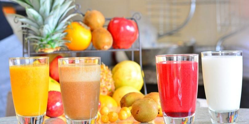 Названы самые полезные соки для женского здоровья