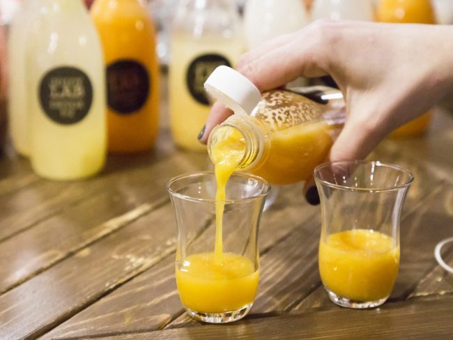 Названы самые полезные соки для мужского здоровья