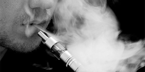Вейпинг на треть увеличивает риск хронических болезней легких — МедНовости