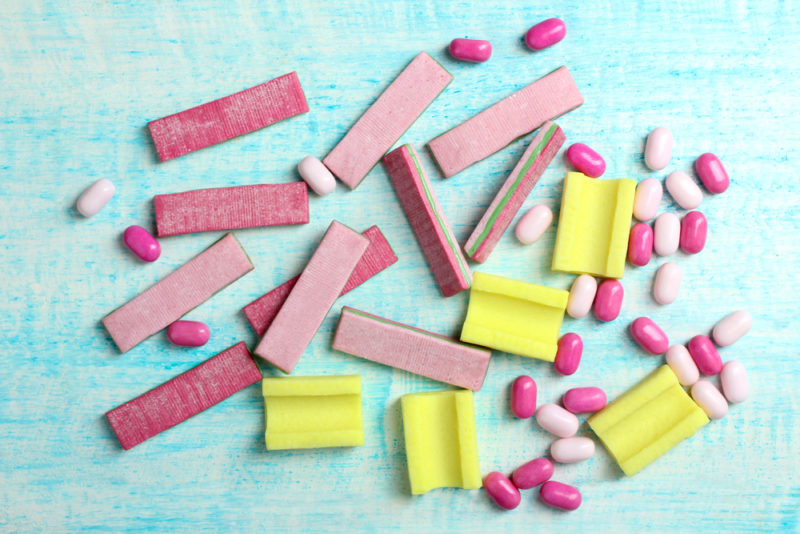 Чем опасно регулярное употребление жевательной резинки